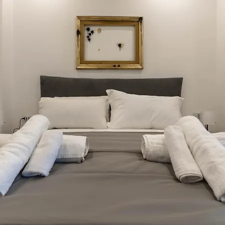 Black Umberto Apartment *