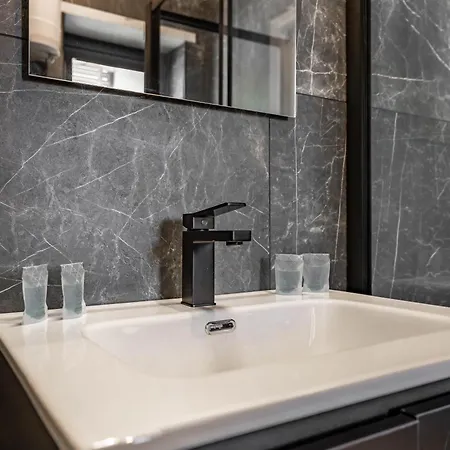 Apartment Black Umberto Bari