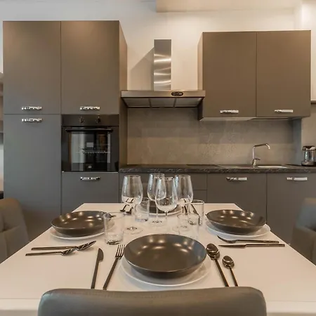 Apartment Black Umberto *
