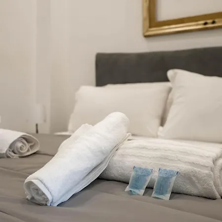 Black Umberto Apartment