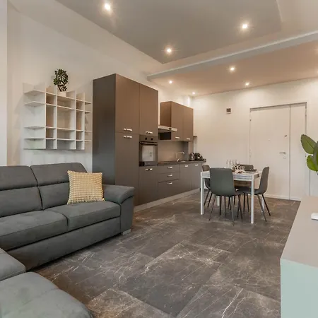 Black Umberto Apartment Bari