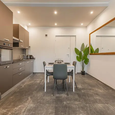 Black Umberto Apartment *